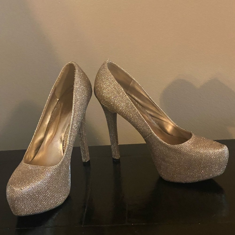Gold platform heels, excellent condition, size 10